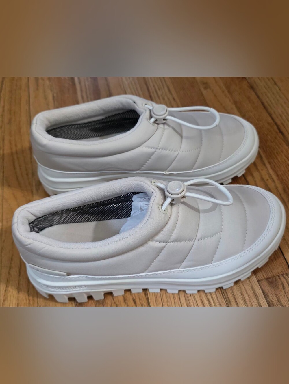 Womens Size 7 Columbia Snowtrot Unwind Snowshoes - Beige